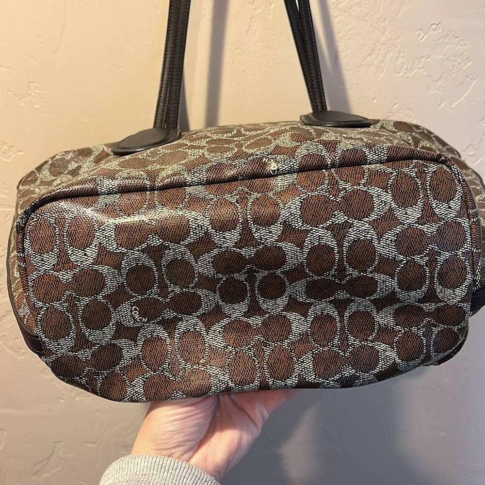 COACH Coated Canvas Signature Taxi Tote Tan - Picture 12 of 14